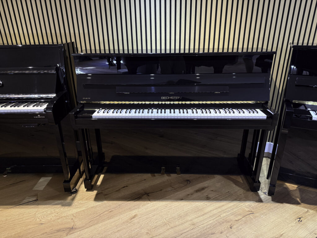 C. Bechstein Klavier Opus 110 Gesamtansicht frontal